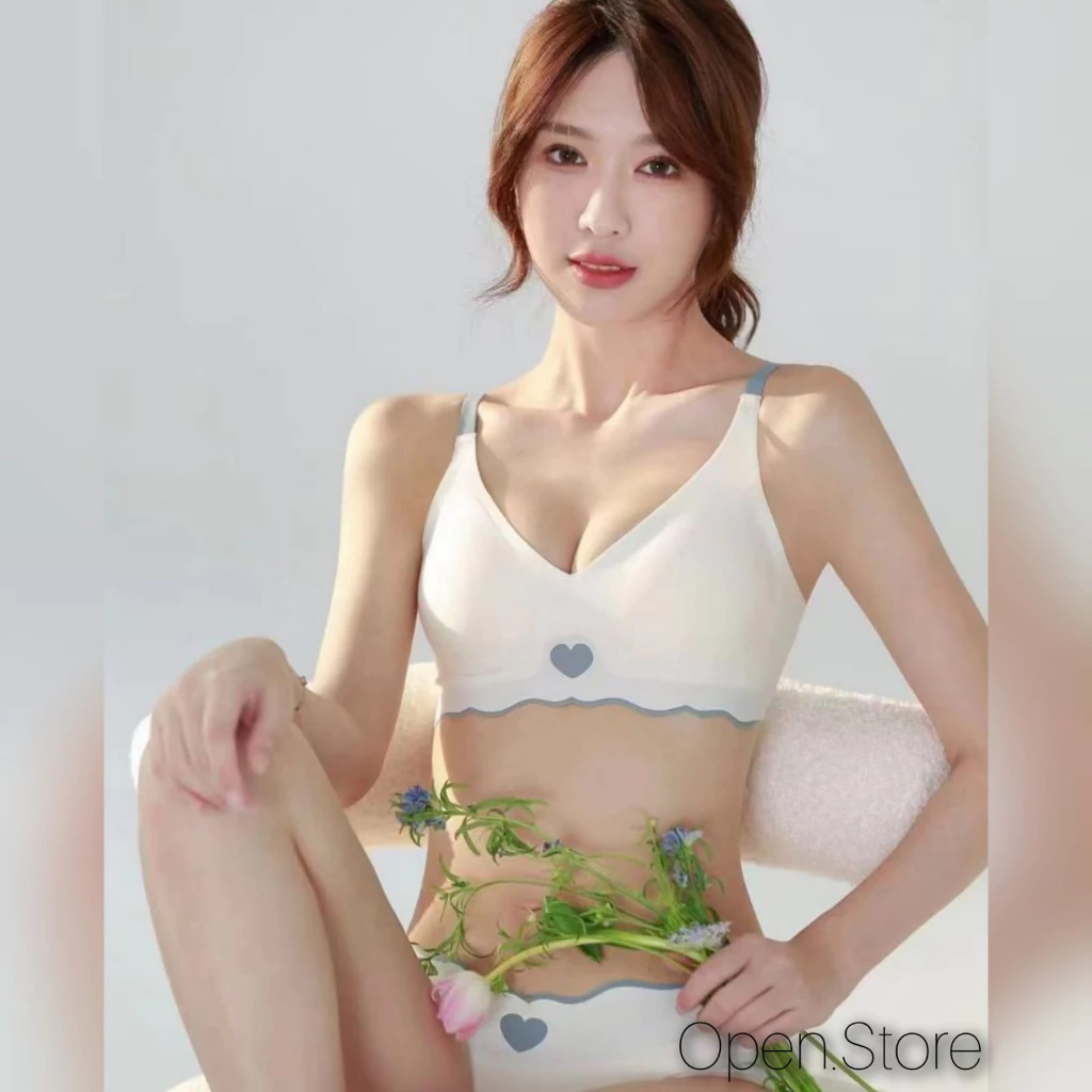 Women’s Seamless Padded Bra | Black Soft Stretch Bra with Pink Straps & Heart Design